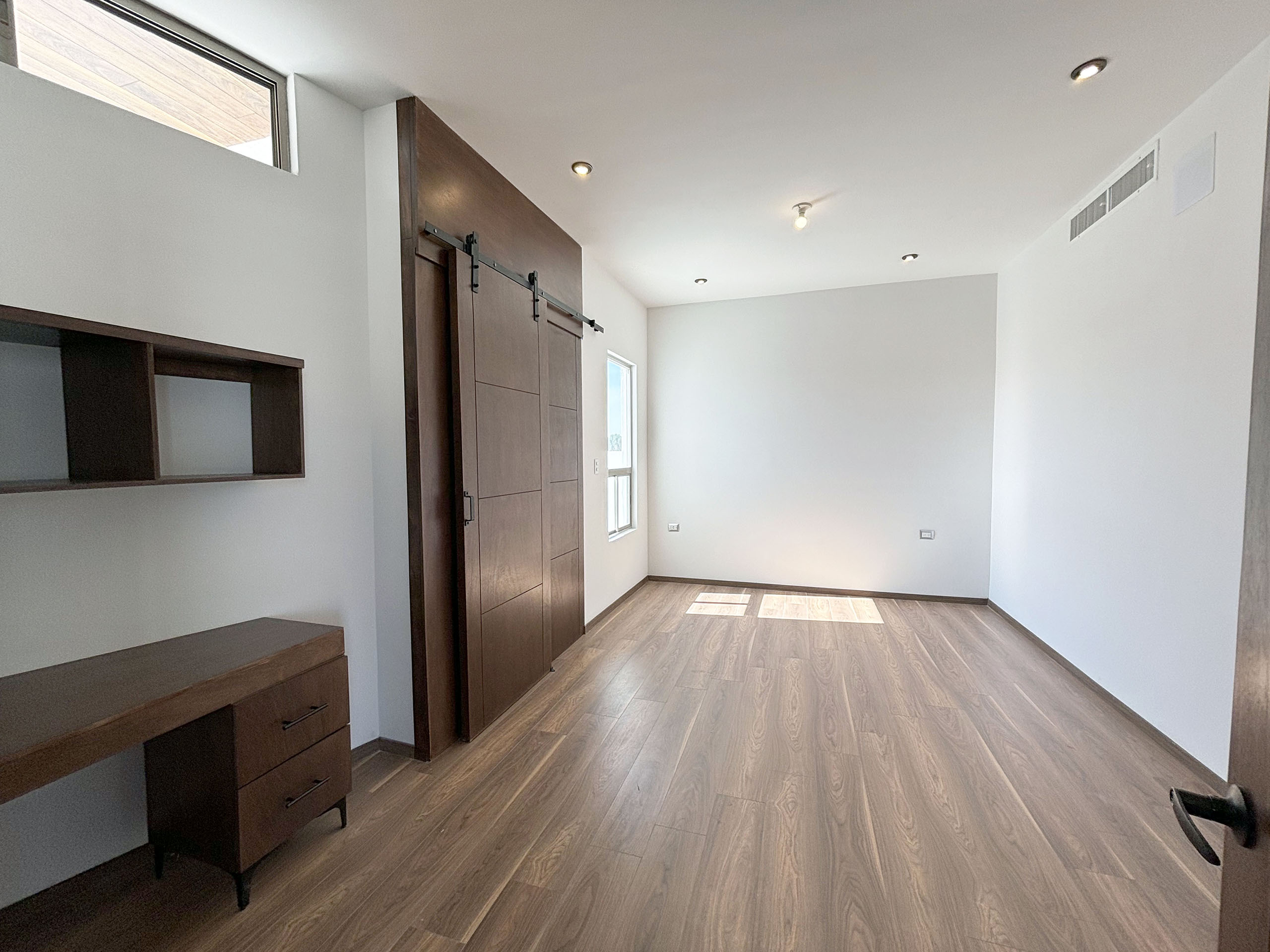 Area de home office o GYM o recamara Jr